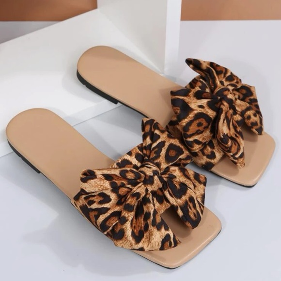 Leopard Print Bow Decor Slide Sandals - Picture 2 of 3